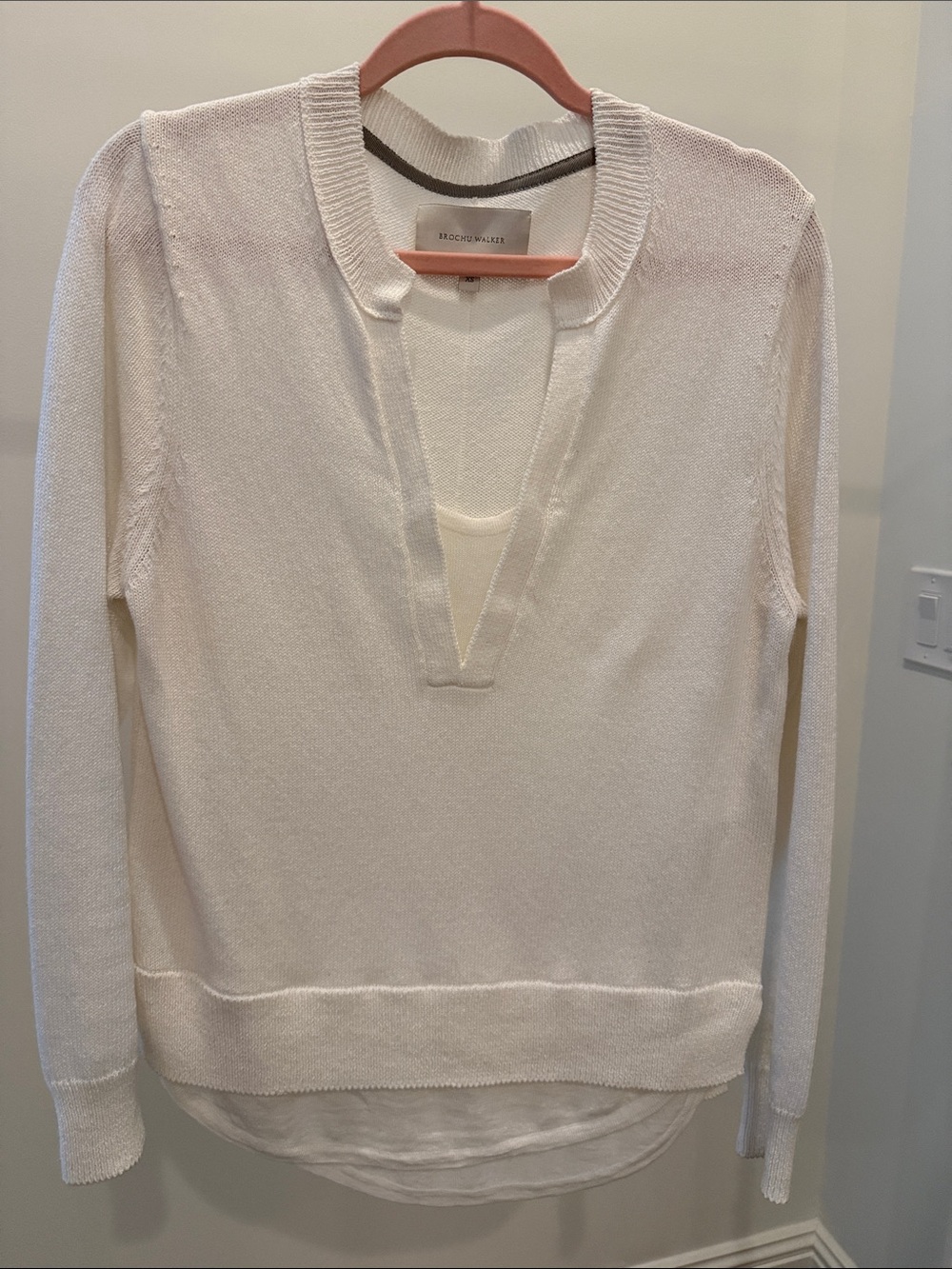 Brochu Walker Cream V-Neck Lightweight Knit Sweater
